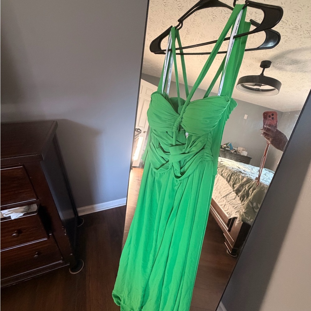 Elegant Green Maxi Dress - Picture 6 of 7